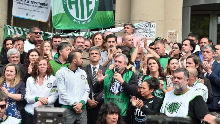 La Justicia suspendió la eliminación del Día del Trabajador Estatal