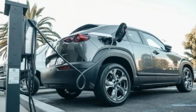 Nación abre la importación sin arancel de 50 mil autos eléctricos e híbridos para 2026